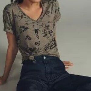 NWT The Lars Classic V-Neck Tee by T.La